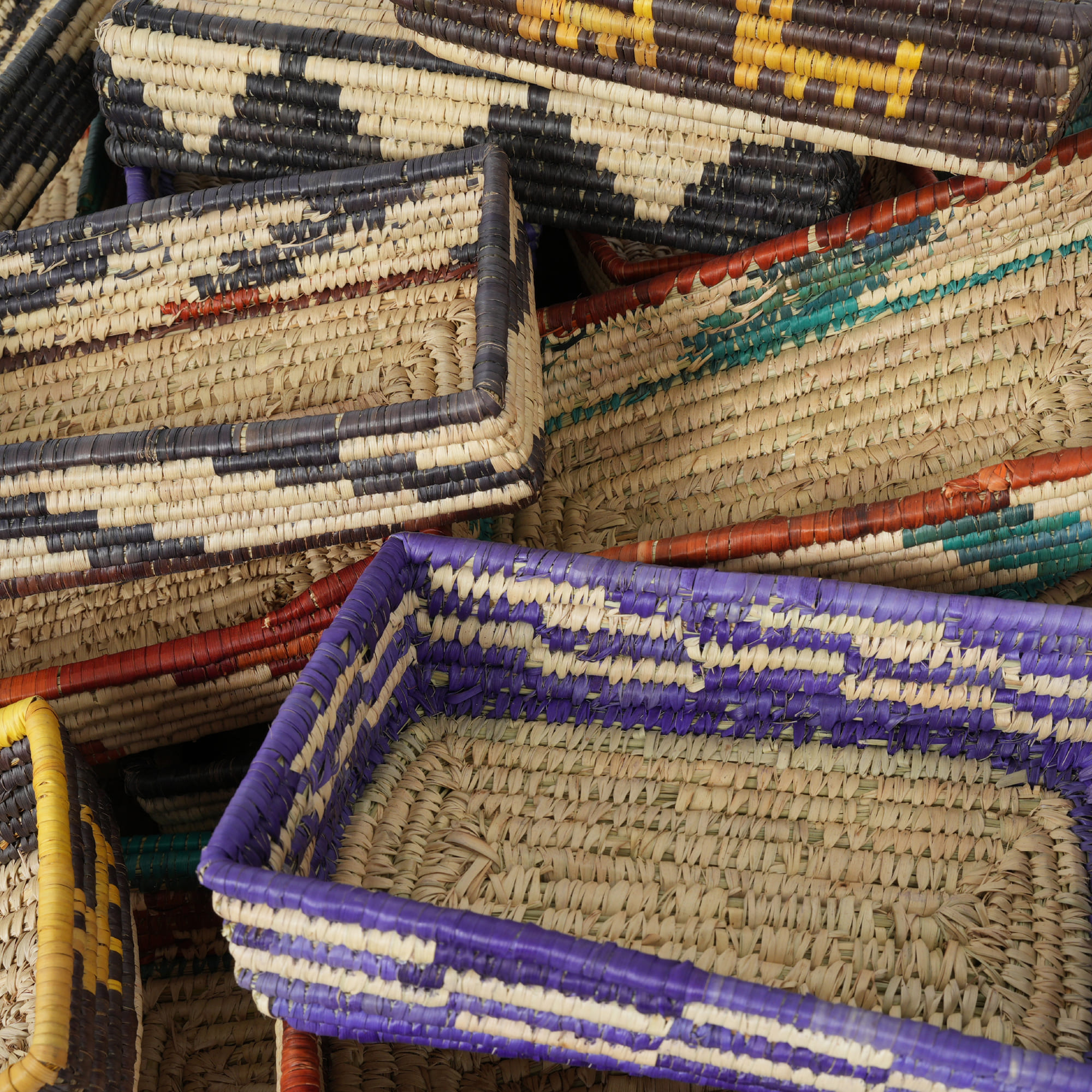 HAND WOVEN SALISH BASKETS (NGAU)  - 384